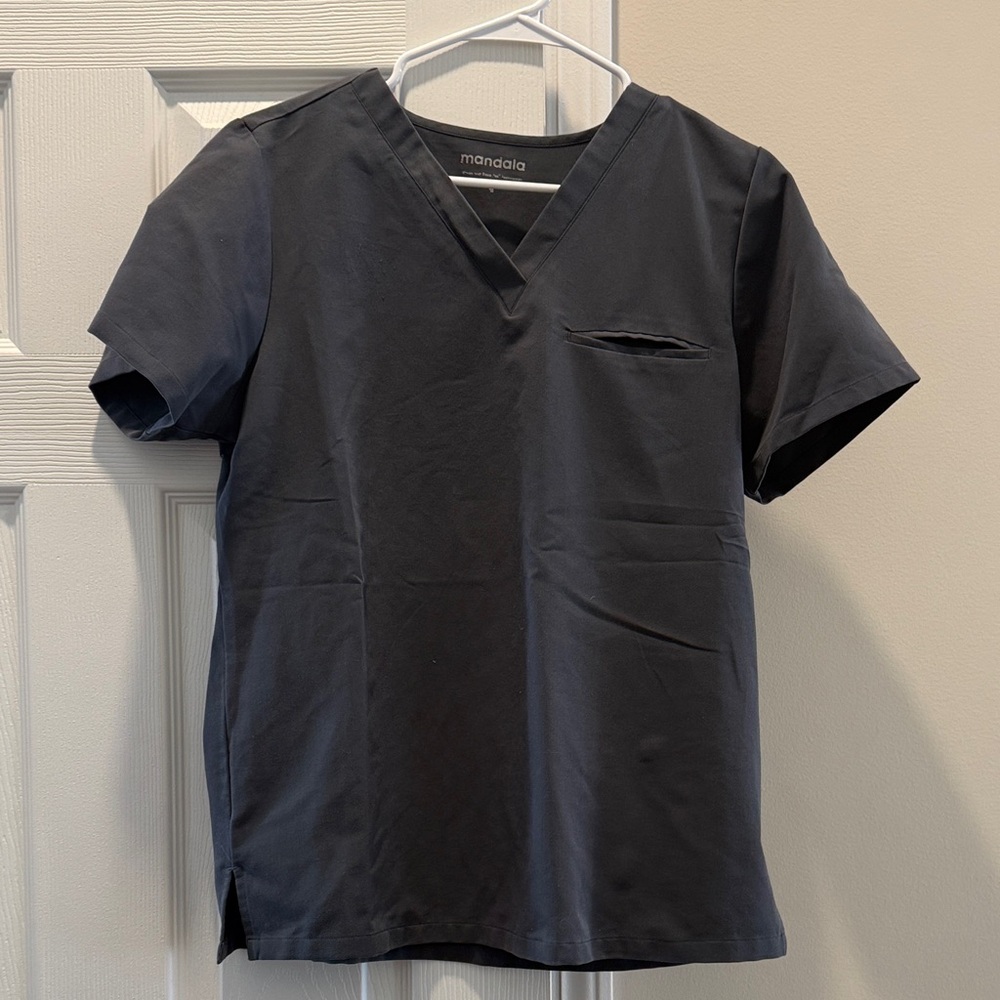 Mandala Gray V-Neck One pocket Scrub Top